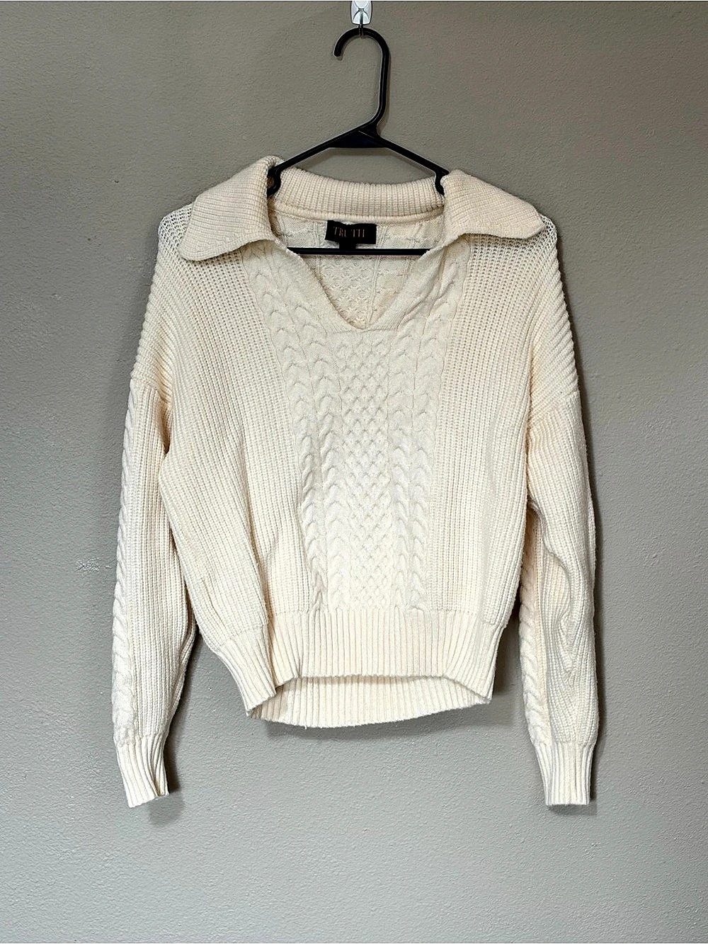 Truth by Republic Size L Cozy Cable Knit Sweater